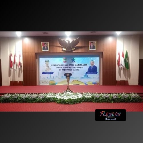 Karangan Bunga Dekorasi Podium